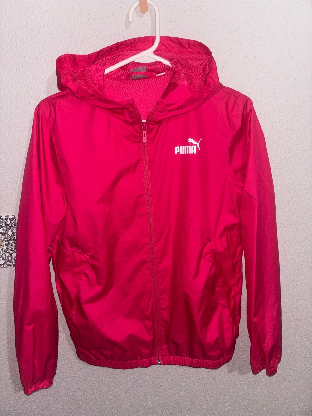 Puma - Wimen’s Hot Pink Hooded Windbreaker Jacket (size Small)
